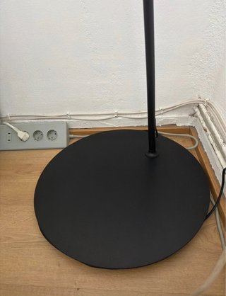 Lámpara de pie curva Ikea Skaftet