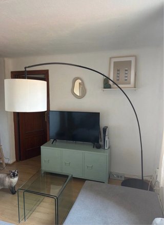 Lámpara de pie curva Ikea Skaftet