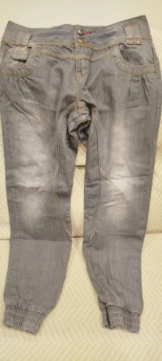 Pantalón vaquero gris bombacho elástico
