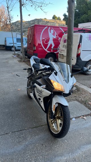 Yamaha YZF 125 R