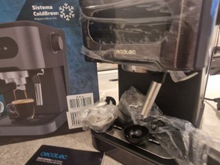 Cafetera Espresso Cecotec 1350W