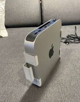 Mac mini M2 2023 + teclado y raton + soporte