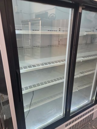 Vitrina expositora refrigerada Infrico