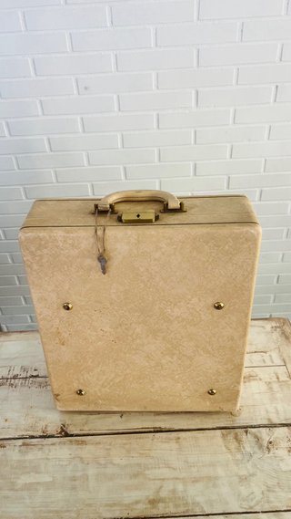 Máquina de escribir vintage Hispano Olivetti