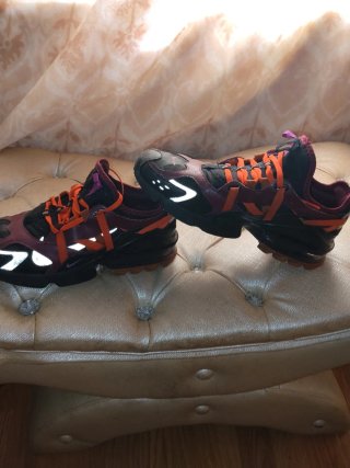 Zapatillas Nike Negras y Moradas