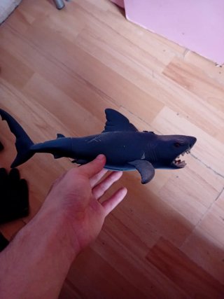 Tiburón de juguete