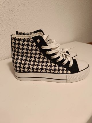 Zapatillas de mujer tipo converse con cuadros