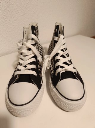 Zapatillas de mujer tipo converse con cuadros