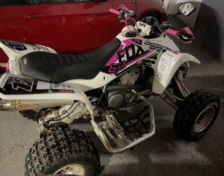 Quad Suzuki LTZ 400 Blanco/Rosa