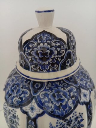 Jarrón de porcelana azul y blanco