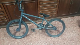 BMX gris en buen estado, precio negociable