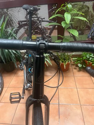 Bicicleta Gravel Marin Headland Carbono