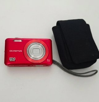 Cámara Digital Olympus Roja (Estilo Y2K / Retro) 
