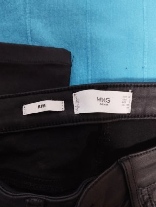 Pantalón negro Mango modelo Kim Talla M