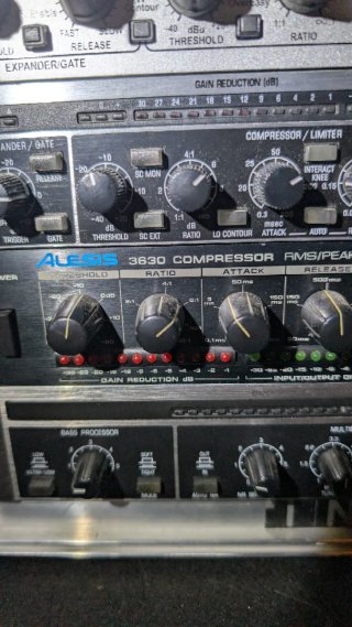 Behringer EX3200 Enhancer