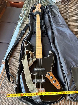 Squier Jazz Bass Vintage Modified + funda