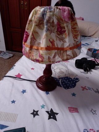 Lámpara de mesa vintage tela y madera