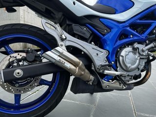 Suzuki Gladius 650 ABS Naked Blanca/Azul