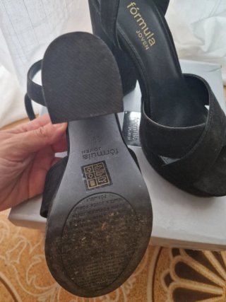 Sandalias Formula Joven Tacón Ancho Negro