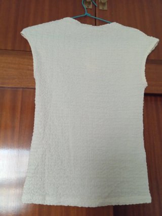 Top Mango Texturizado Blanco manga. Talla S