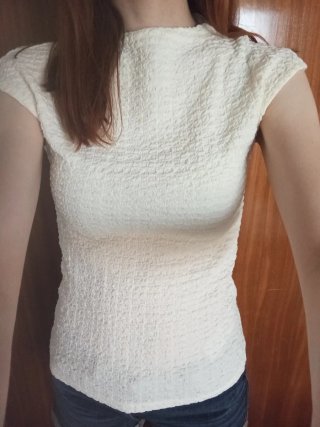 Top Mango Texturizado Blanco manga. Talla S