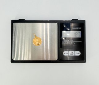 Medalla Yo Te Cuido de oro de 18k, 1.87 g.