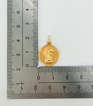 Medalla Yo Te Cuido de oro de 18k, 1.87 g.