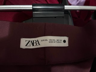 Pantalones anchos burdeos