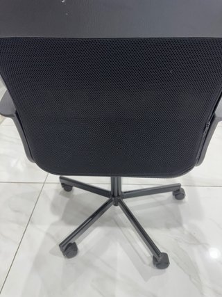 Silla de oficina negra