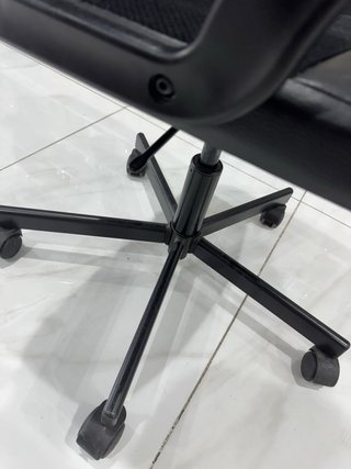 Silla de oficina negra