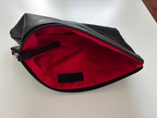 Neceser/Bolso Negro con Tira