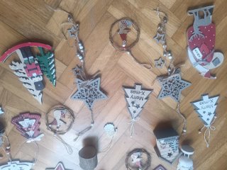 Lote 22 adornos navideños de madera