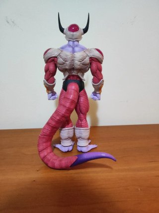 Figura Freezer 2ª Forma 36cm Dragon Ball Z