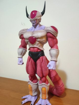 Figura Freezer 2ª Forma 36cm Dragon Ball Z