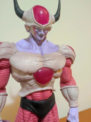 Figura Freezer 2ª Forma 36cm Dragon Ball Z