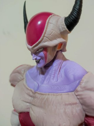 Figura Freezer 2ª Forma 36cm Dragon Ball Z