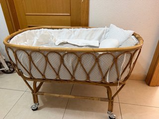 Minicuna de caña con vestiduras