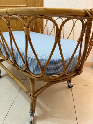 Minicuna de caña con vestiduras