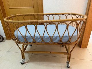 Minicuna de caña con vestiduras