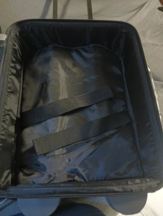 Maleta de viaje negra cuero