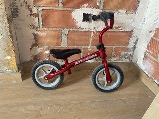 Bici de equilibrio roja Chicco