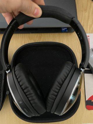 Auriculares JVC Hi-Fi Negros y Plateados