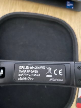 Auriculares JVC Hi-Fi Negros y Plateados
