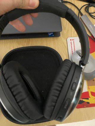 Auriculares JVC Hi-Fi Negros y Plateados