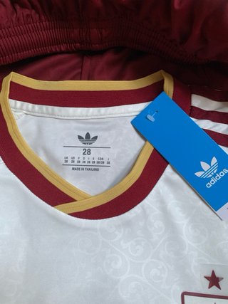 Equipación España Talla 28 (14 años)