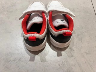 Zapatillas Adidas Talla 23 Rojas y Blancas