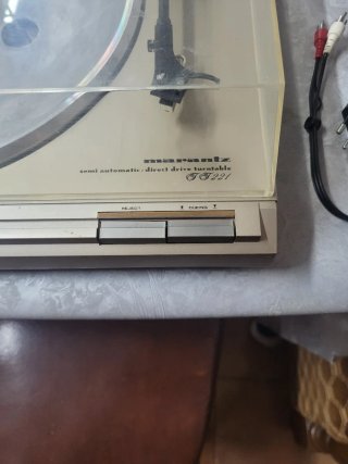Toca discos Marantz tt221
