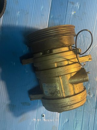 Compresor de aire acondicionado