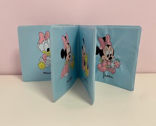 Lote figuras y libros baño para bebé