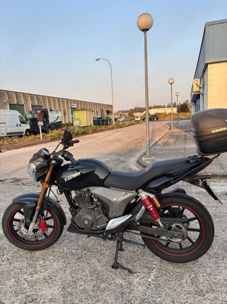 Keeway RKV 125 Negra/Gris